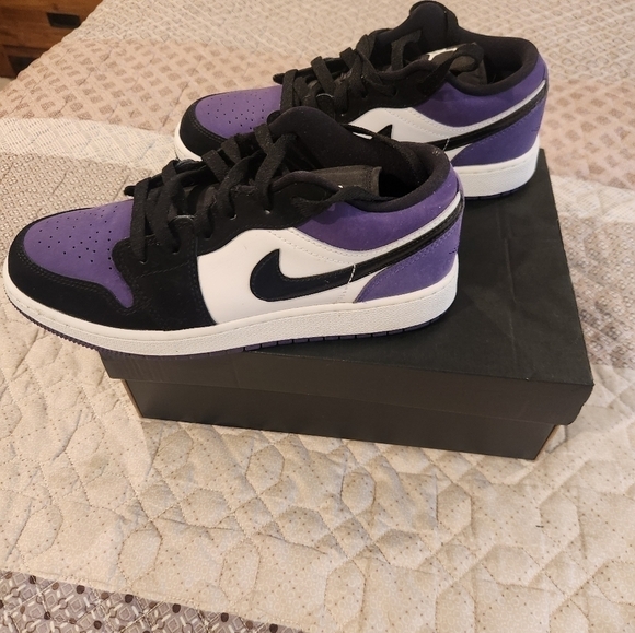 Nike Shoes - Nike Air Jordan 1 Low Sneakers Authentic